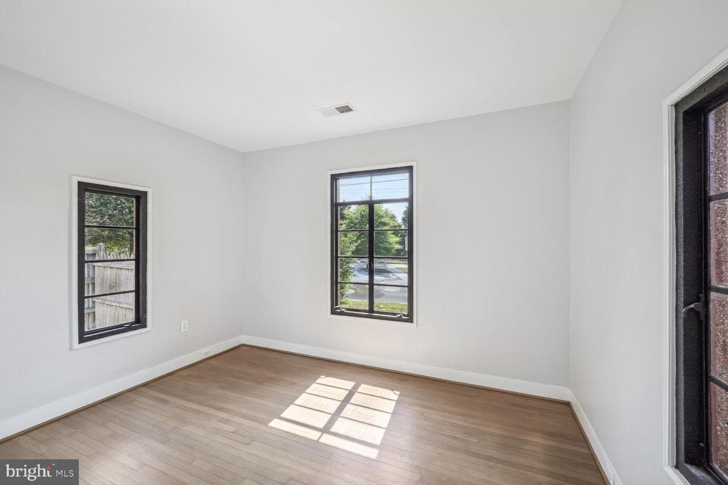 9900 Colesville Road photo 17