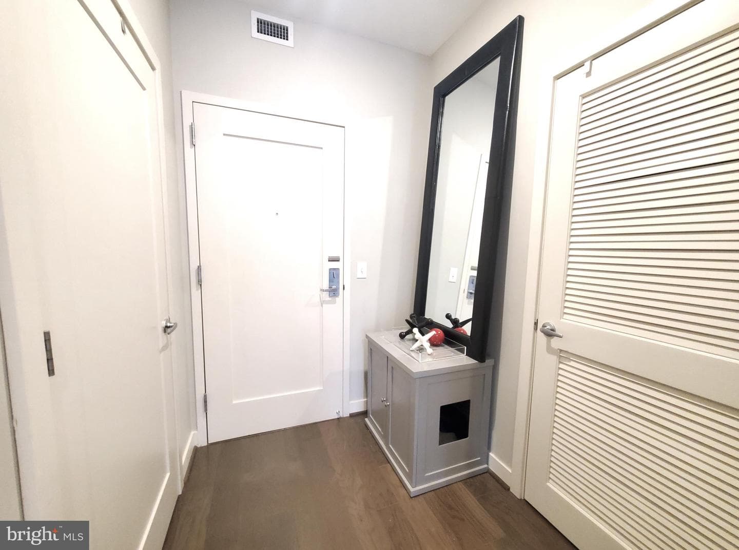1320 Fenwick Lane #609 photo 3