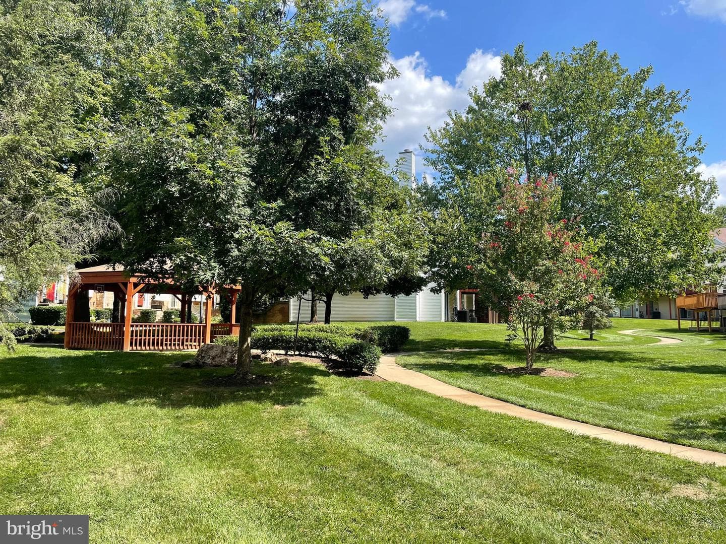 18614 Carriage Walk Circle photo 38