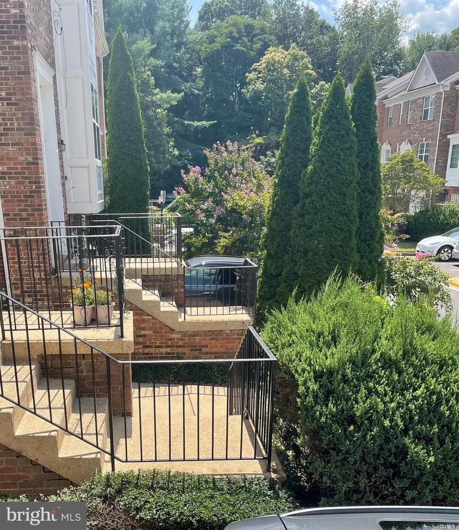 18614 Carriage Walk Circle photo 4