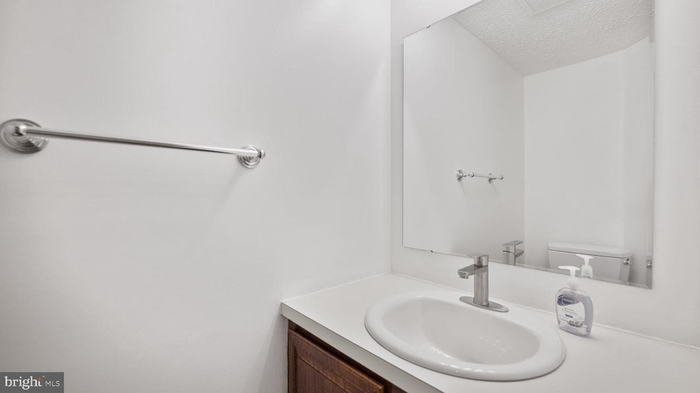 24028 Glade Valley Terrace photo 15