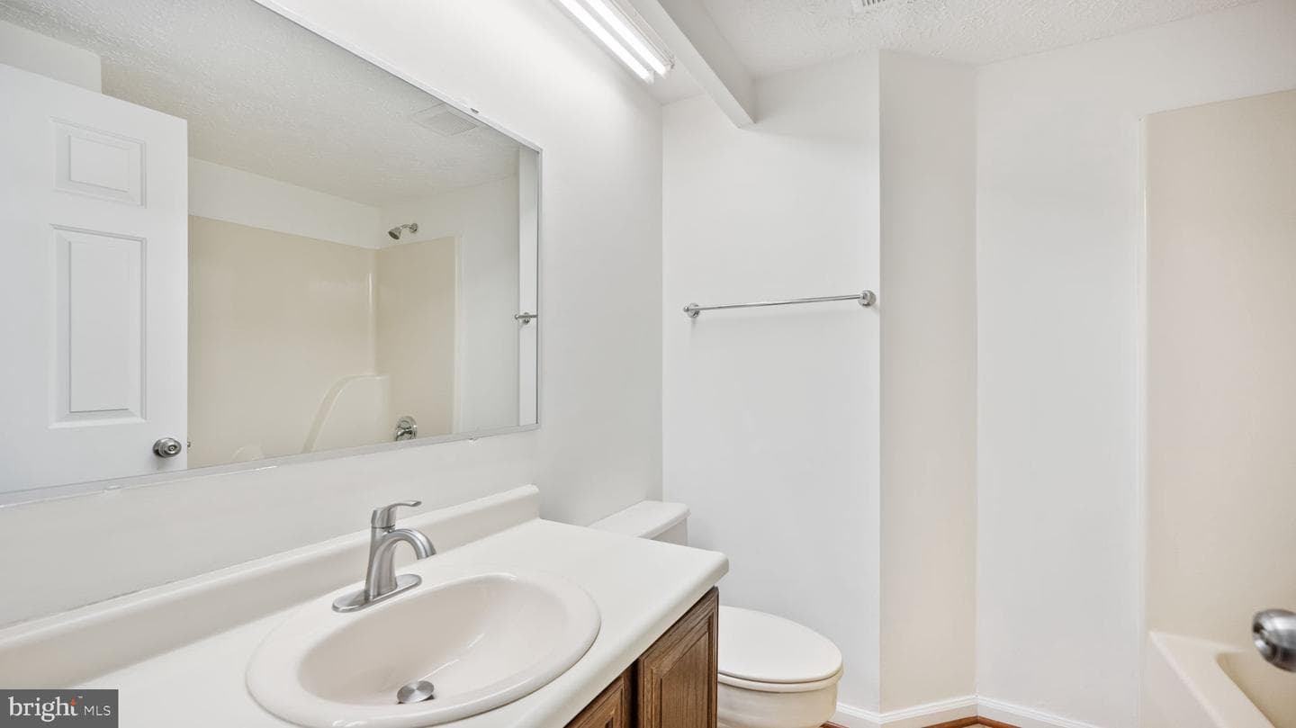 24028 Glade Valley Terrace photo 22