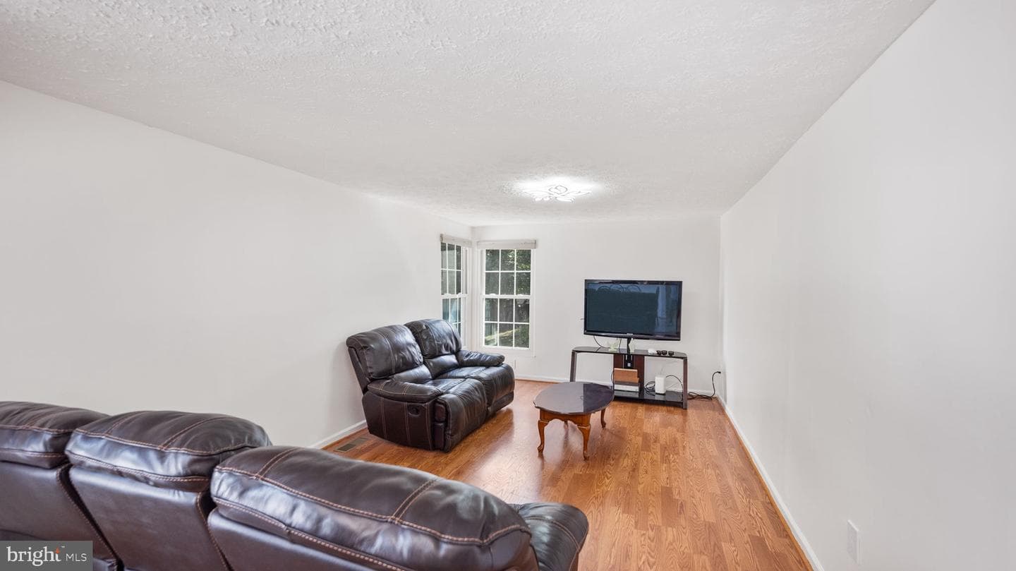 24028 Glade Valley Terrace photo 4