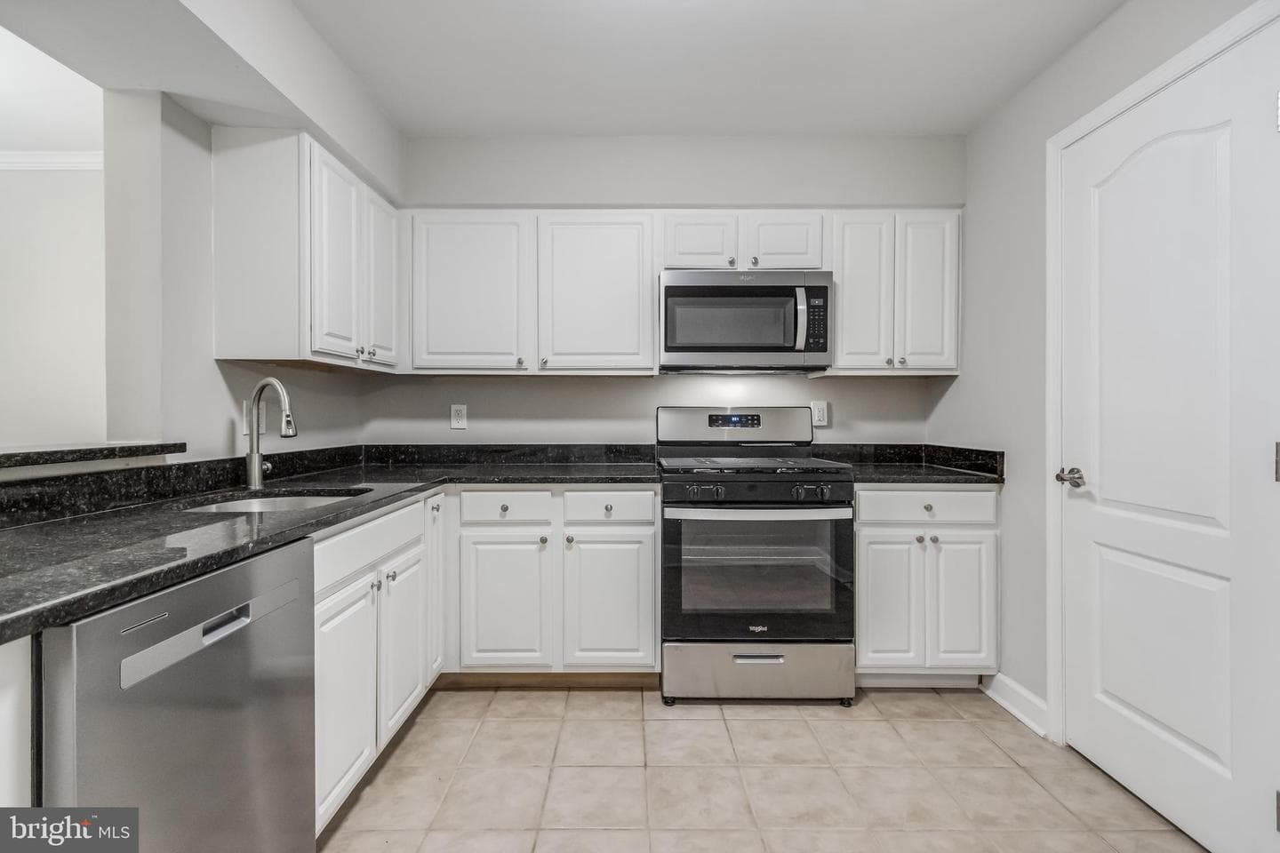 3940 Chesterwood Drive #3940 photo 11