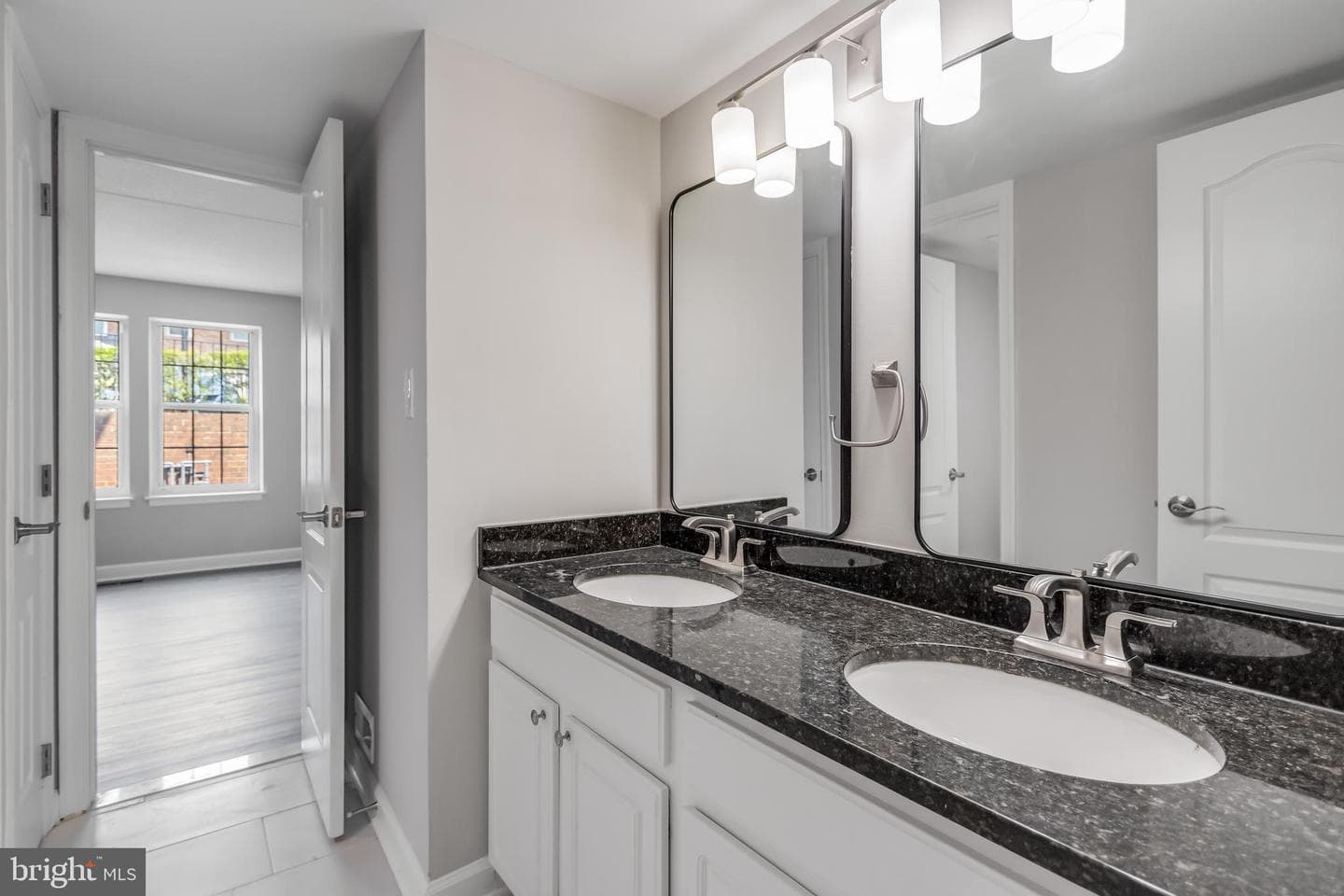 3940 Chesterwood Drive #3940 photo 28