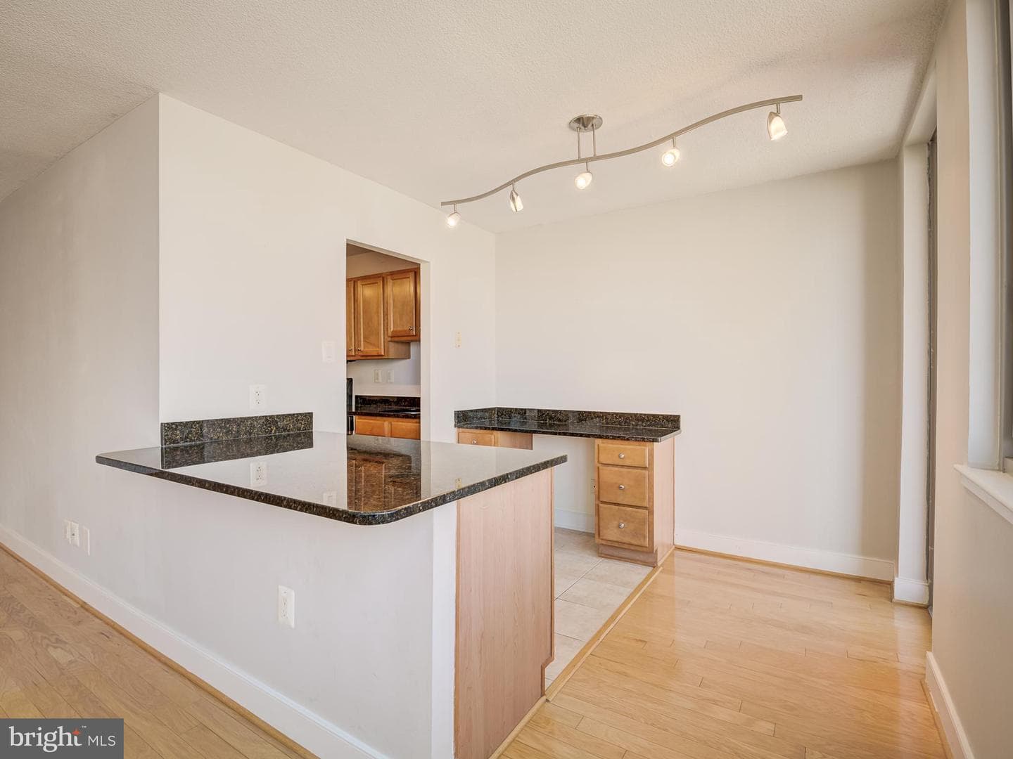 1220 Blair Mill Road #902 photo 12