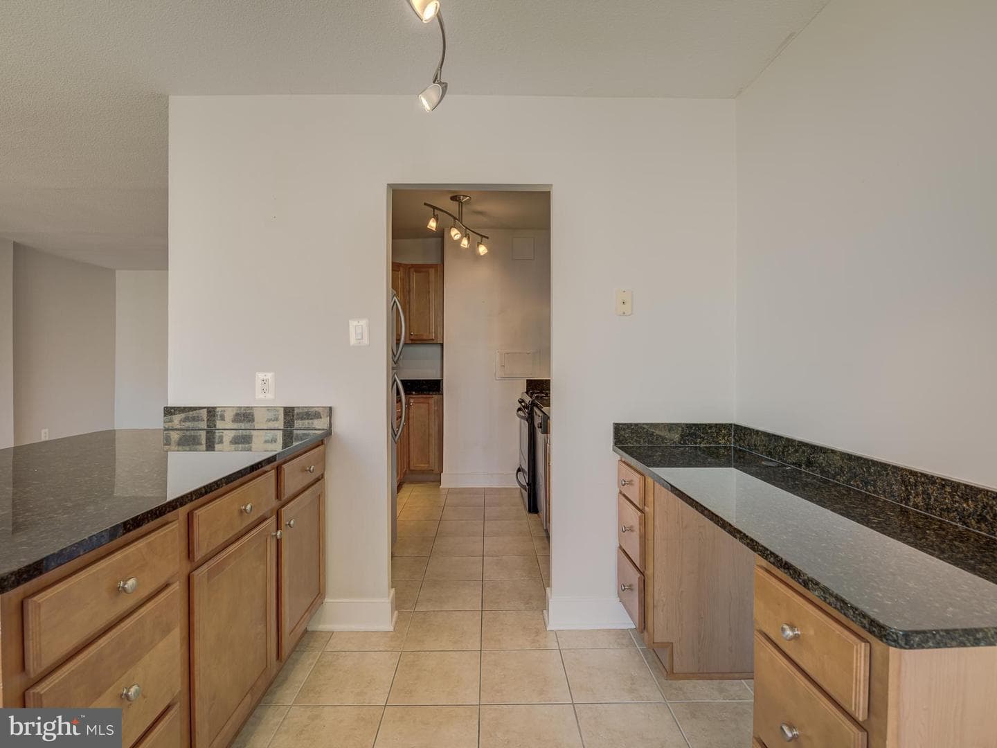 1220 Blair Mill Road #902 photo 16