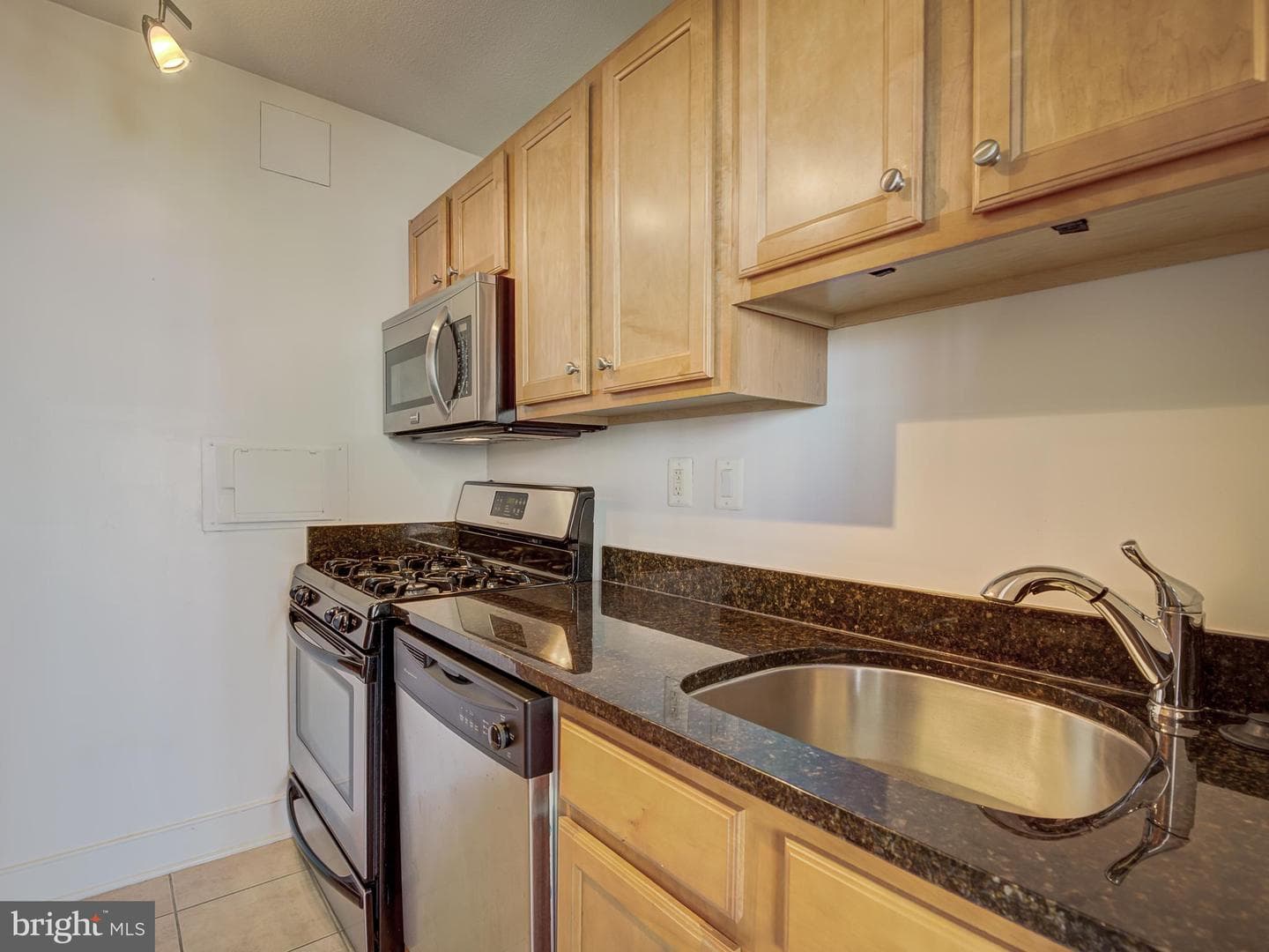 1220 Blair Mill Road #902 photo 20