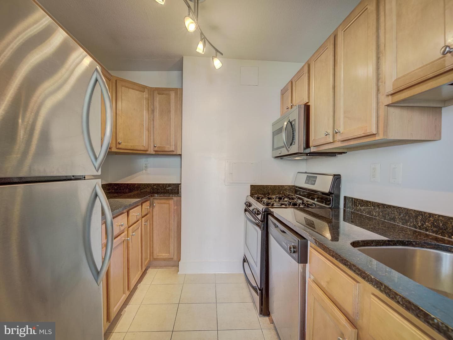 1220 Blair Mill Road #902 photo 21