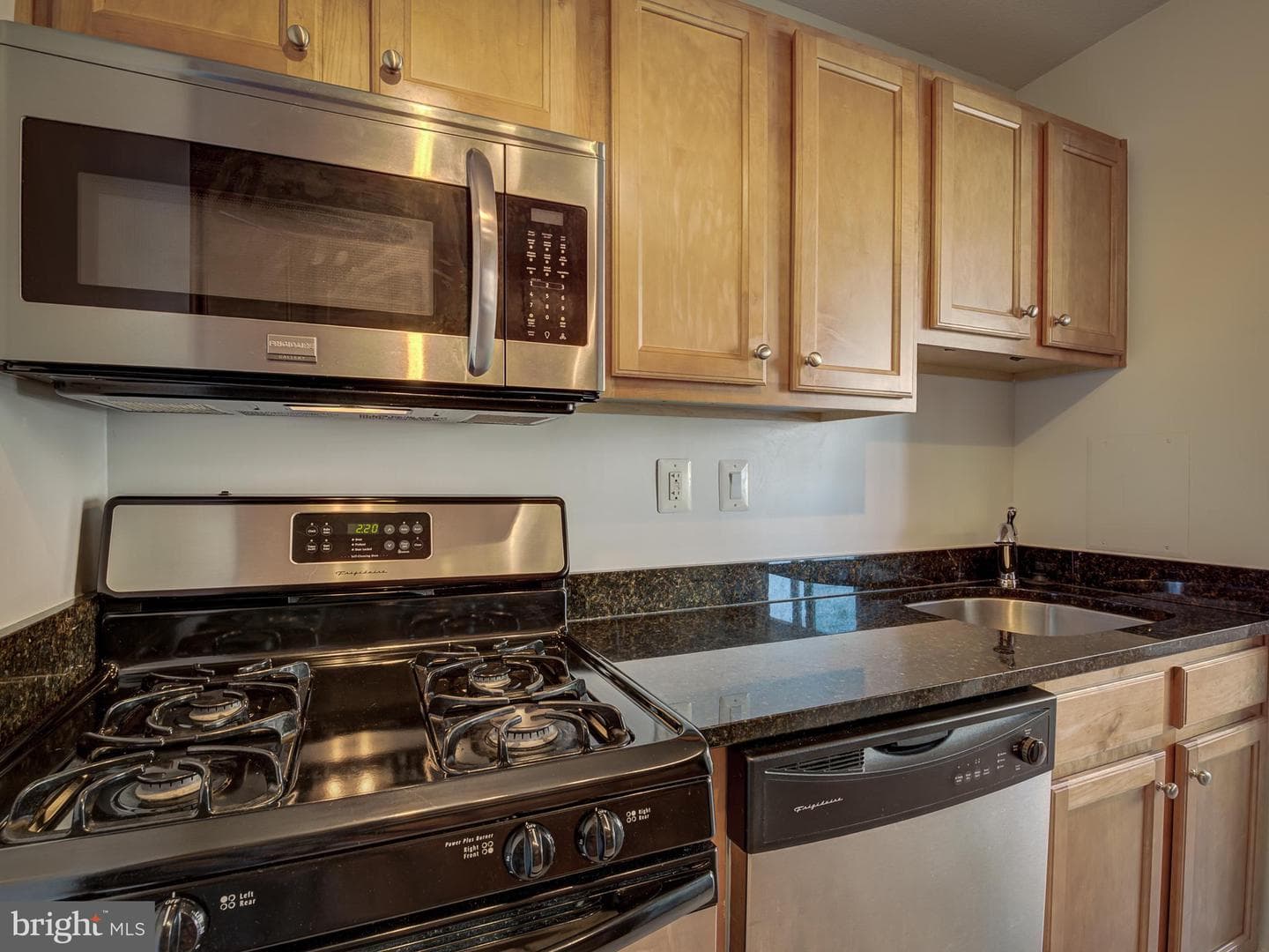1220 Blair Mill Road #902 photo 22