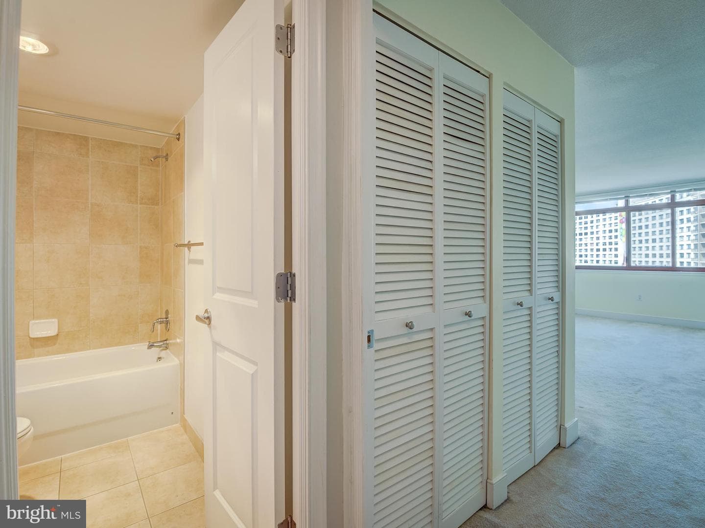 1220 Blair Mill Road #902 photo 26