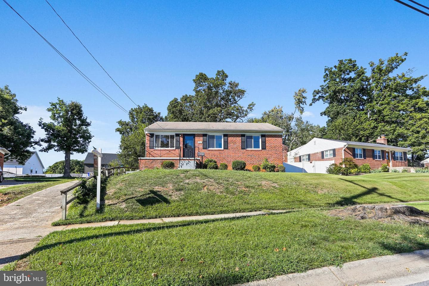 4607 Kemper Street photo 2