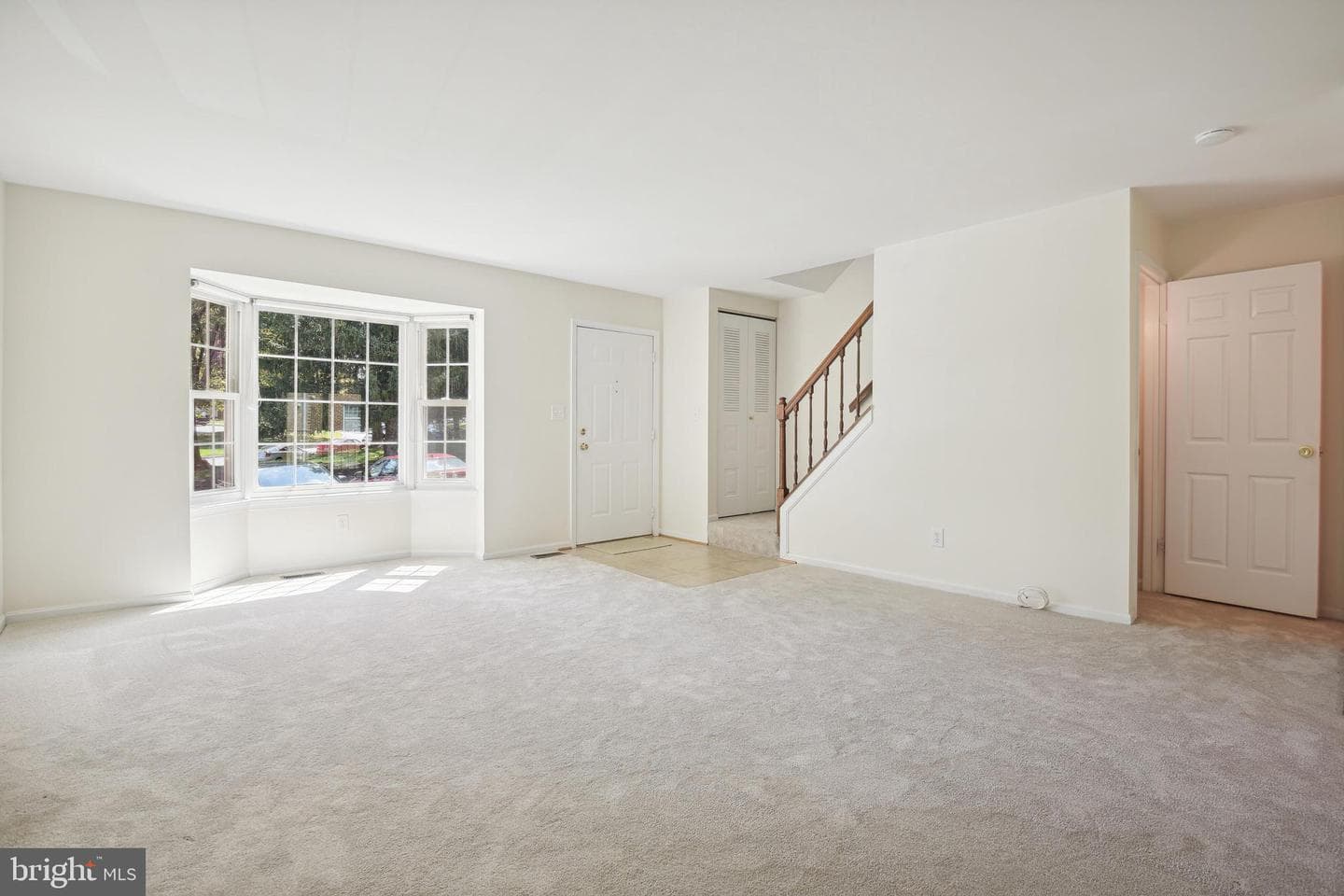 1064 Travis Lane photo 2