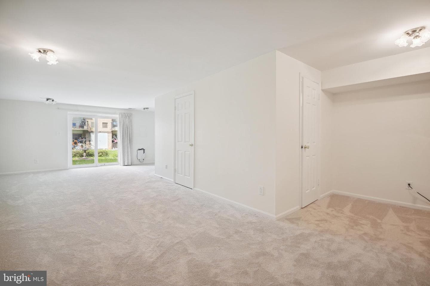 1064 Travis Lane photo 7