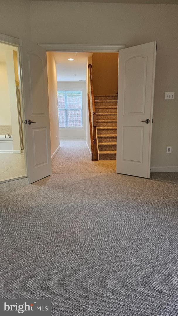 537 Girard Street photo 16