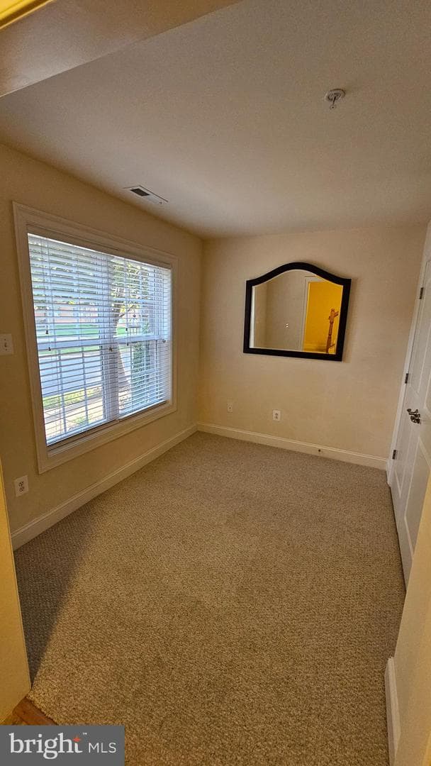 537 Girard Street photo 32