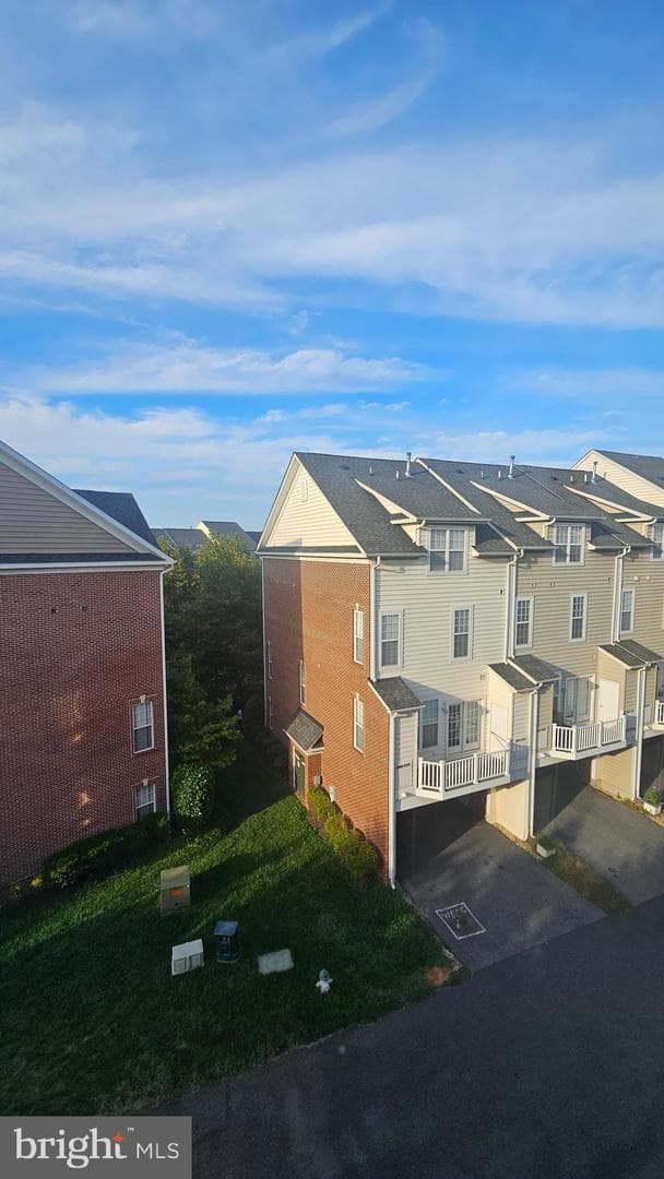 537 Girard Street photo 35