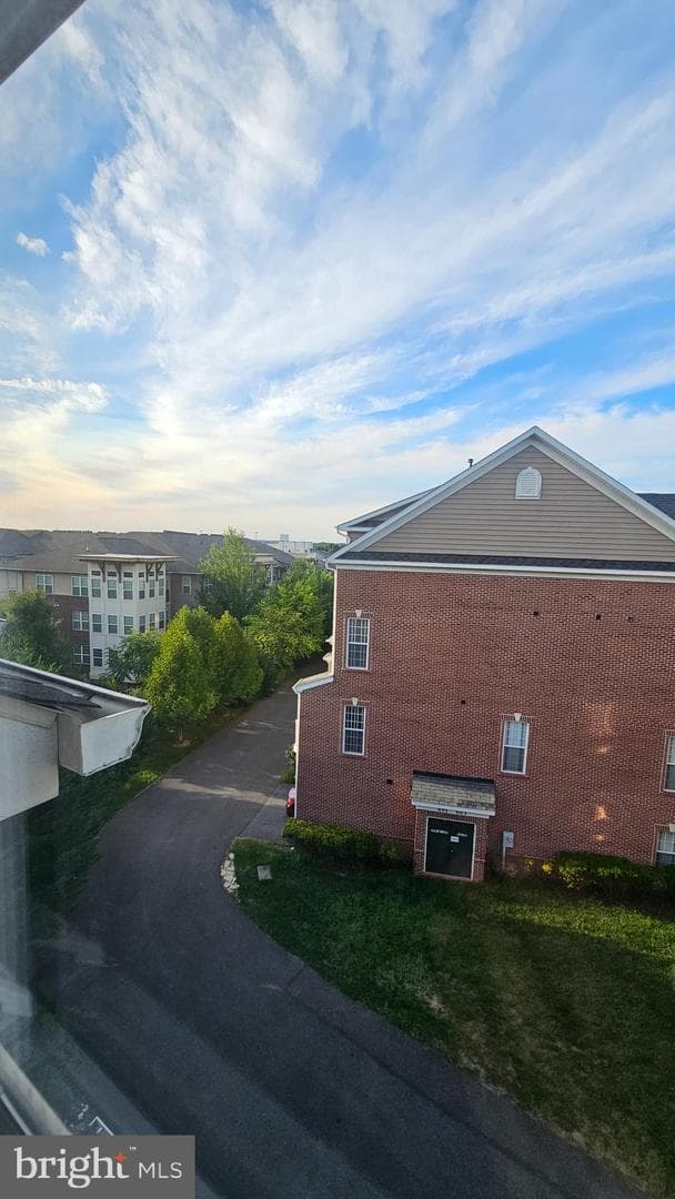 537 Girard Street photo 36