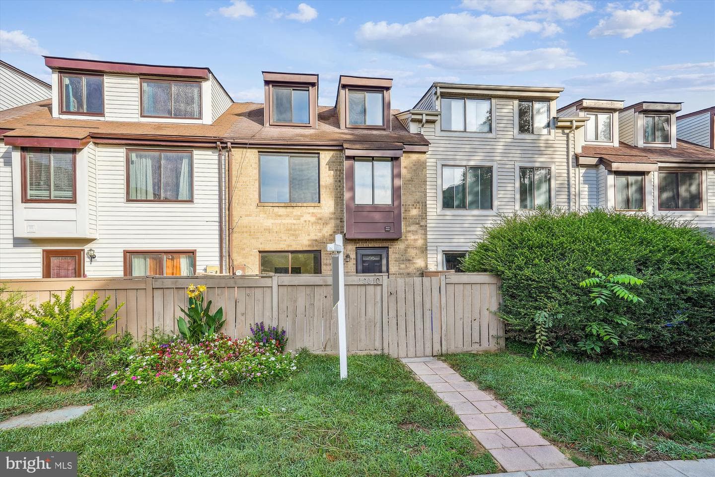 10010 Forest View Place