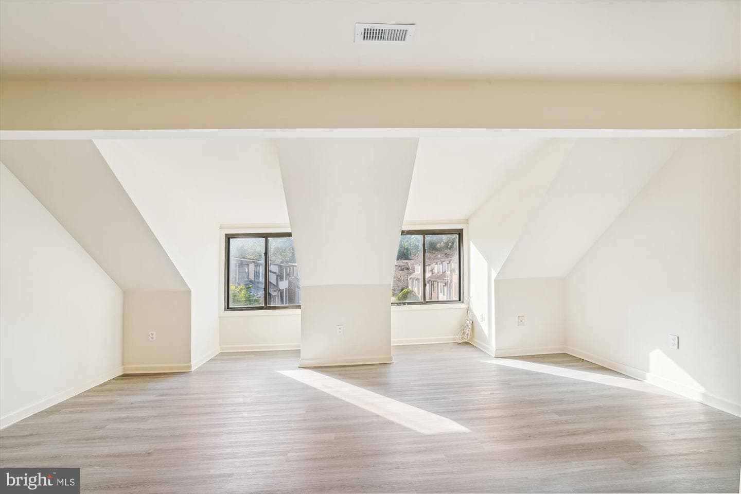 10010 Forest View Place photo 17