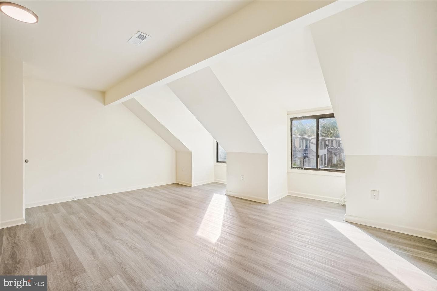 10010 Forest View Place photo 18