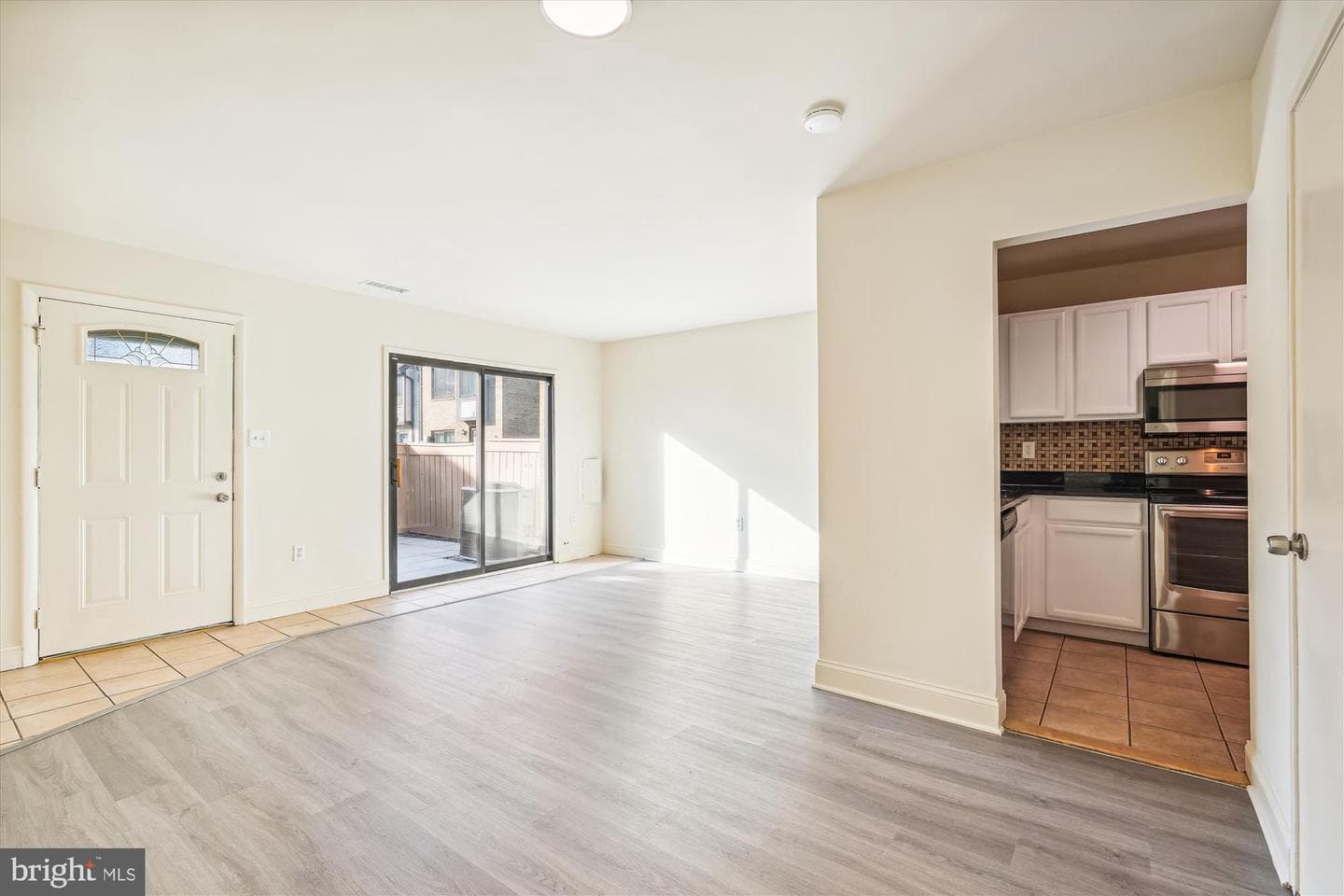 10010 Forest View Place photo 4