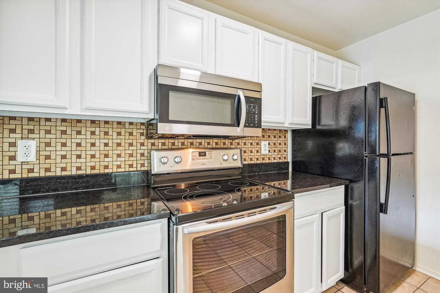 10010 Forest View Place photo 9