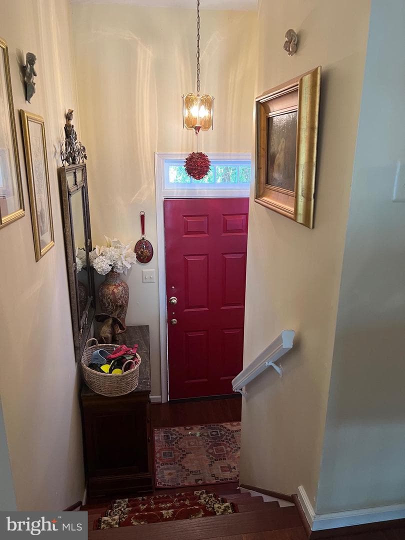 5612 Hogenhill Terrace photo 8