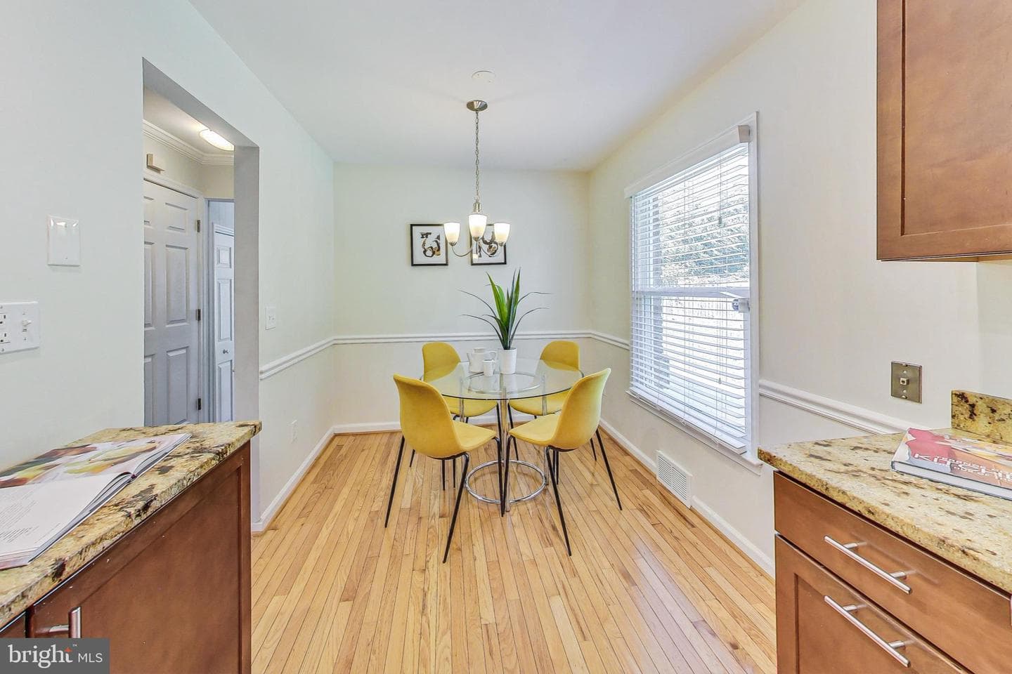 11017 Gainsborough Road photo 15