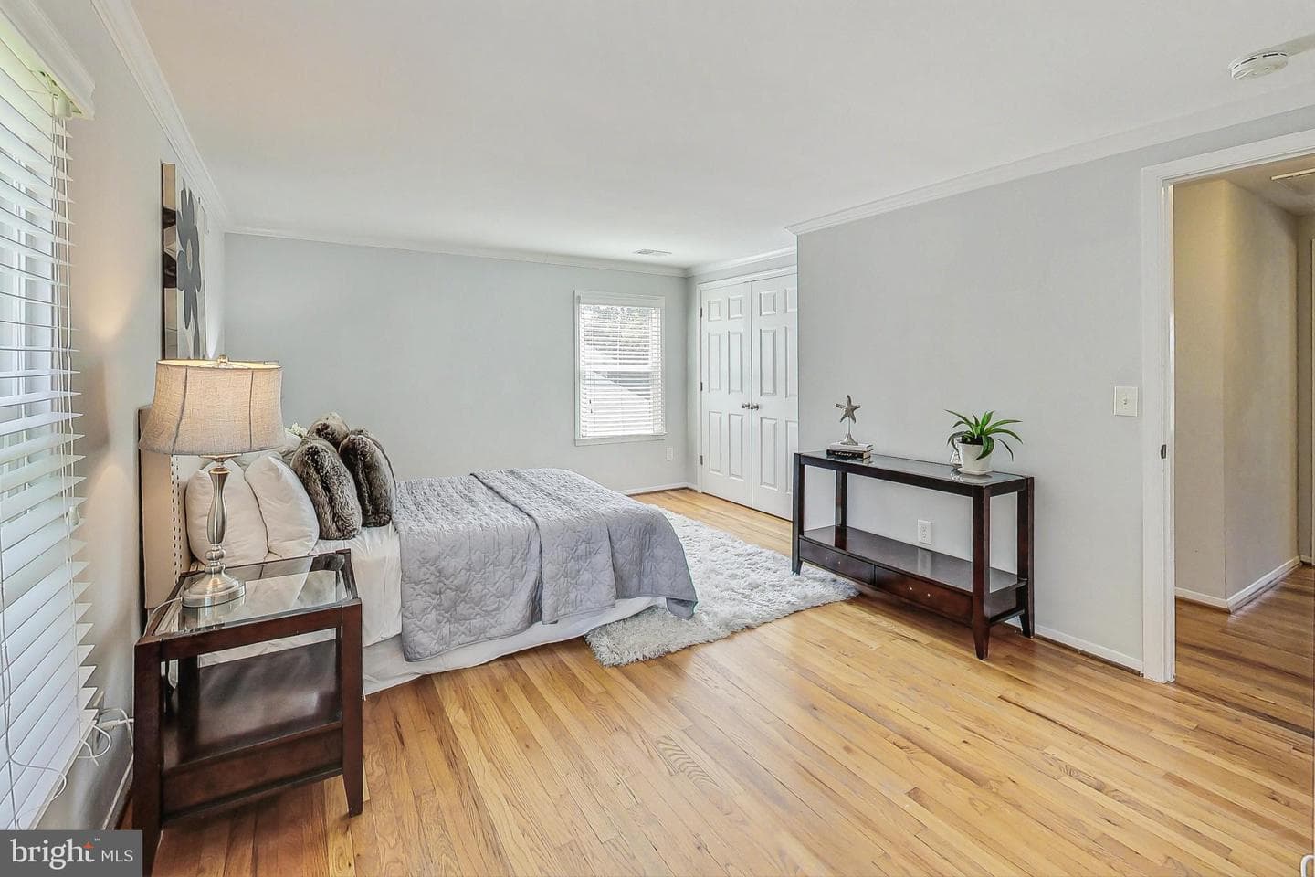 11017 Gainsborough Road photo 22