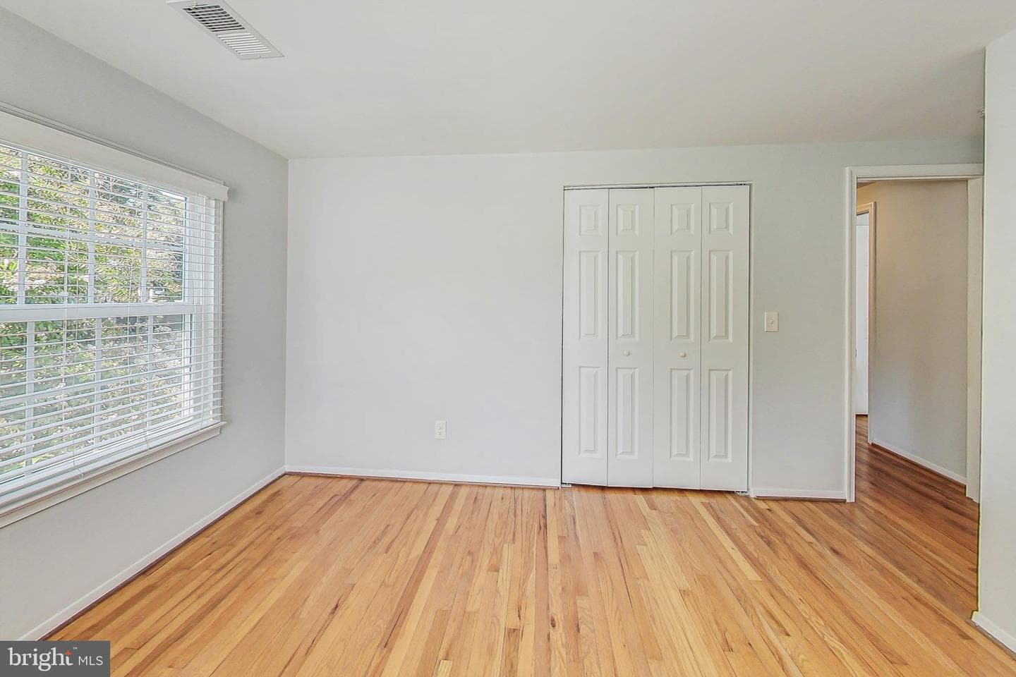 11017 Gainsborough Road photo 33