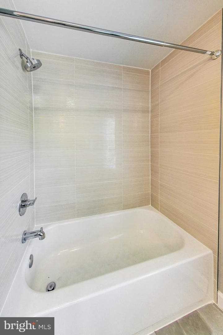 11017 Gainsborough Road photo 36