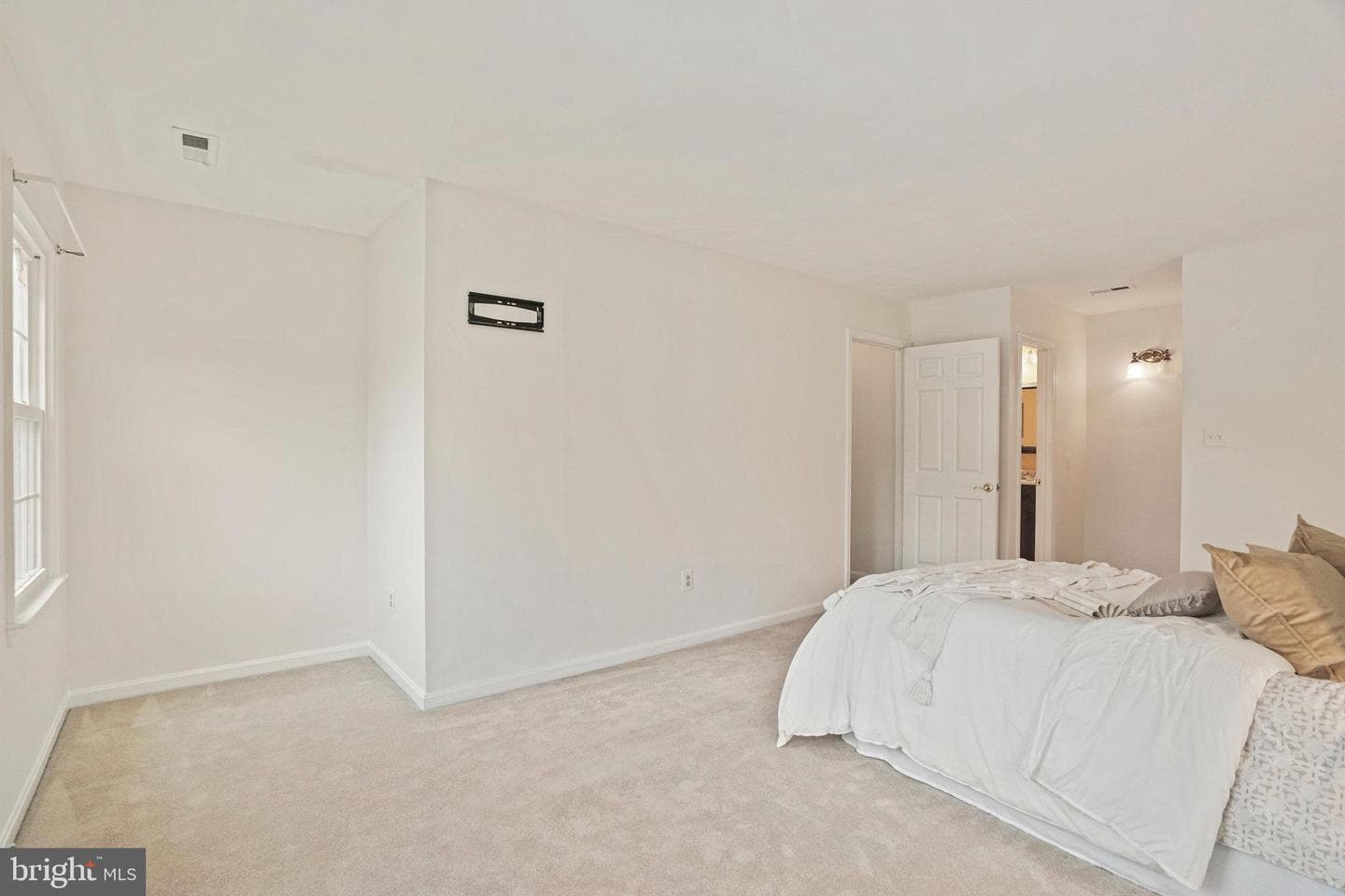 2000 Serpentine Terrace photo 26