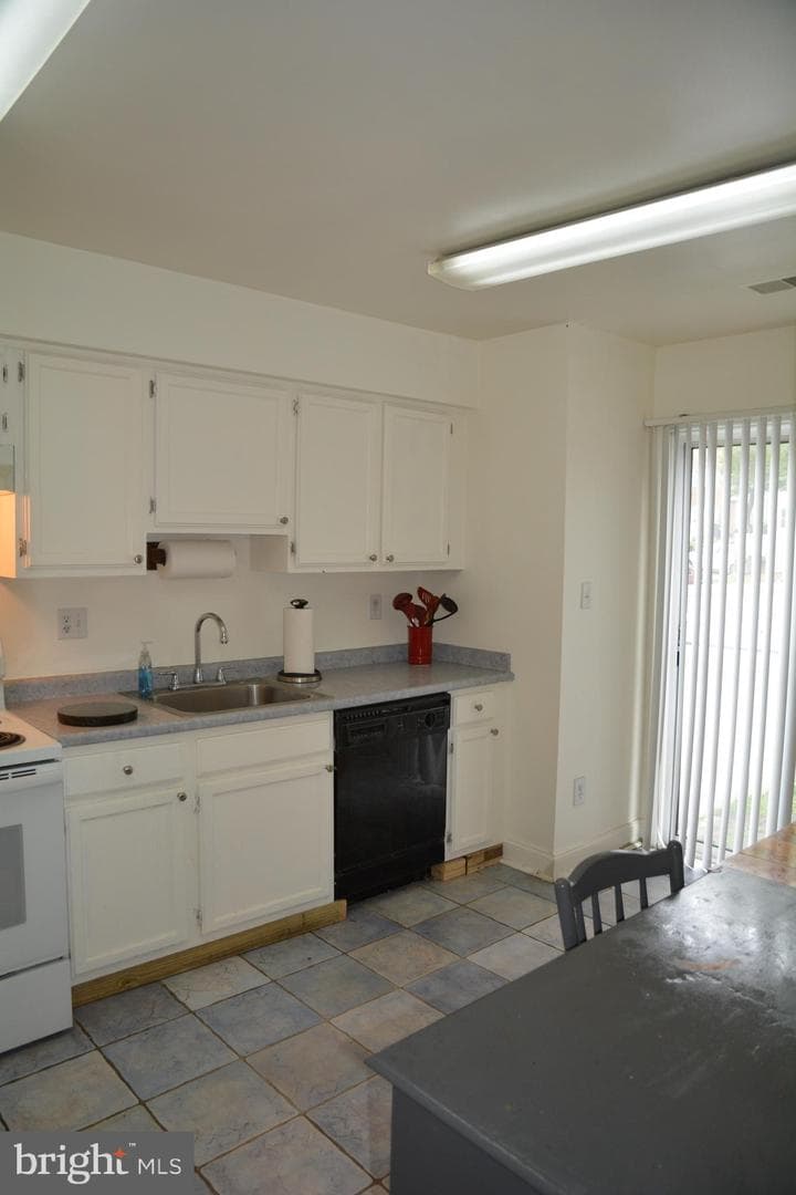 11308 Appledowre Way #585 photo 10