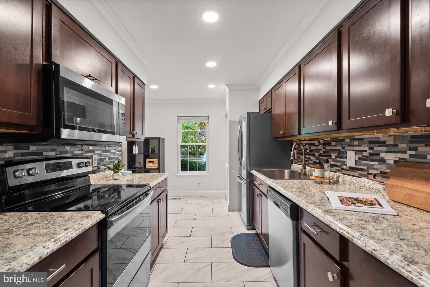 2725 Fairdale Terrace photo 8