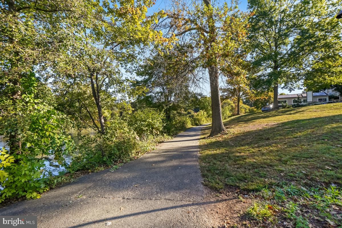 9840 Dellcastle Road photo 38