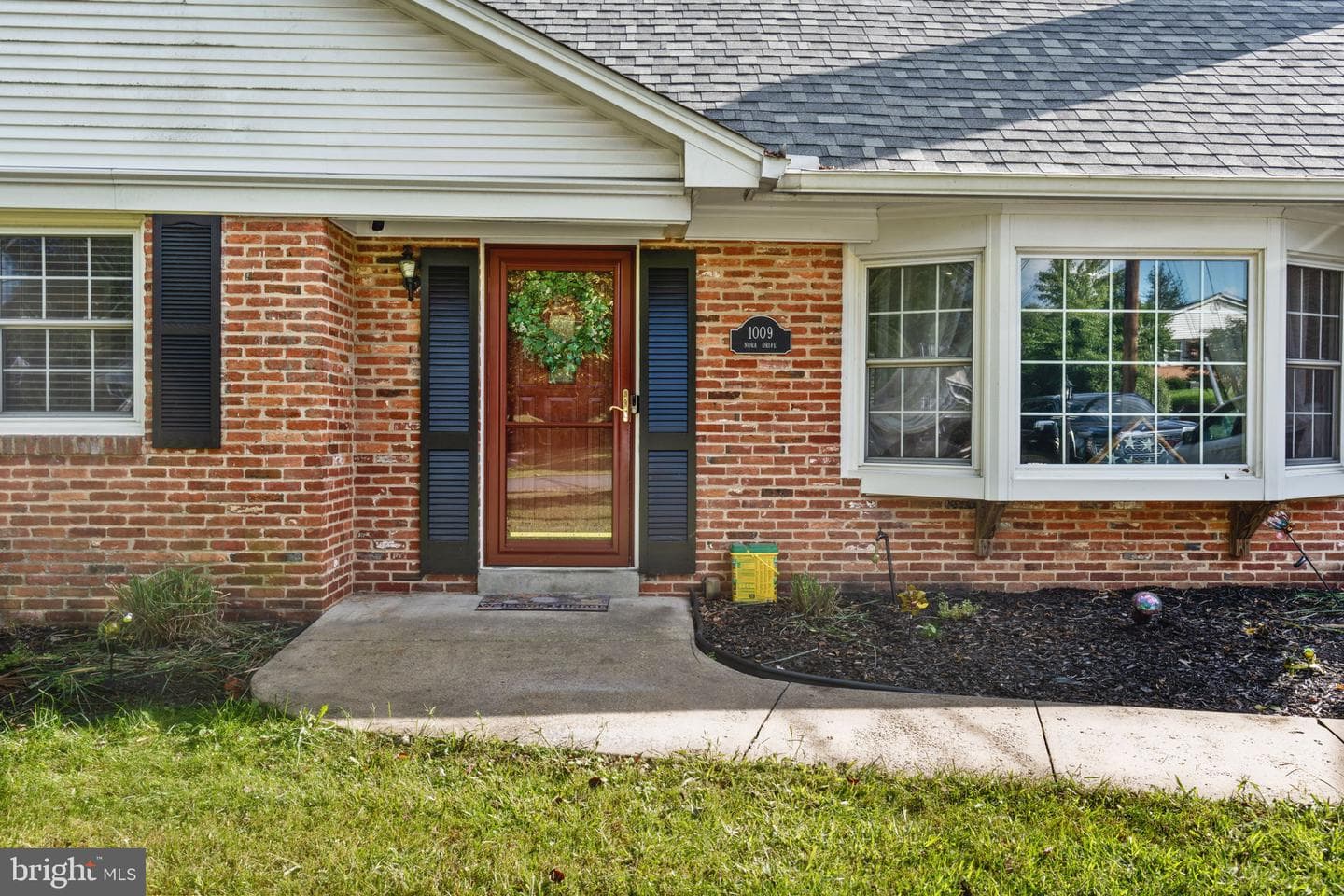 1009 Nora Drive photo 4