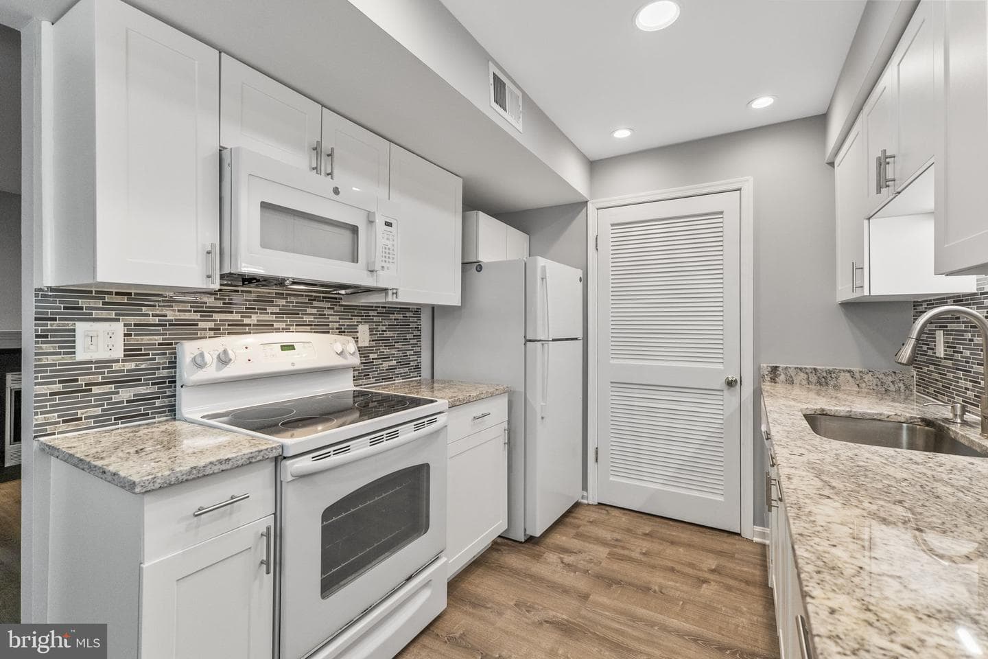 20216 Shipley Terrace #8-B-101 photo 14