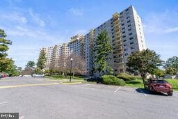 1121 University Boulevard W #613-B photo 1