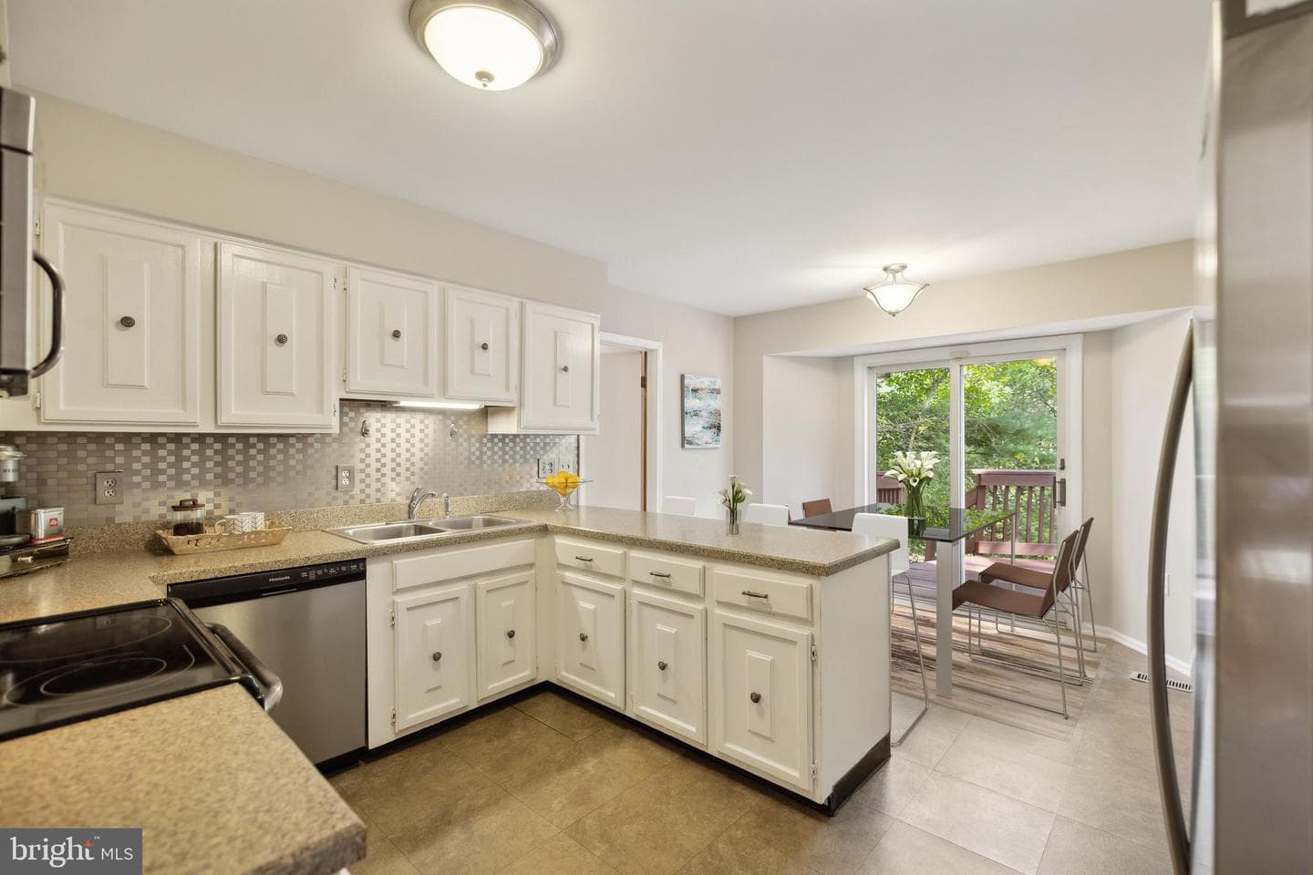 1729 Glastonberry Rd photo 8