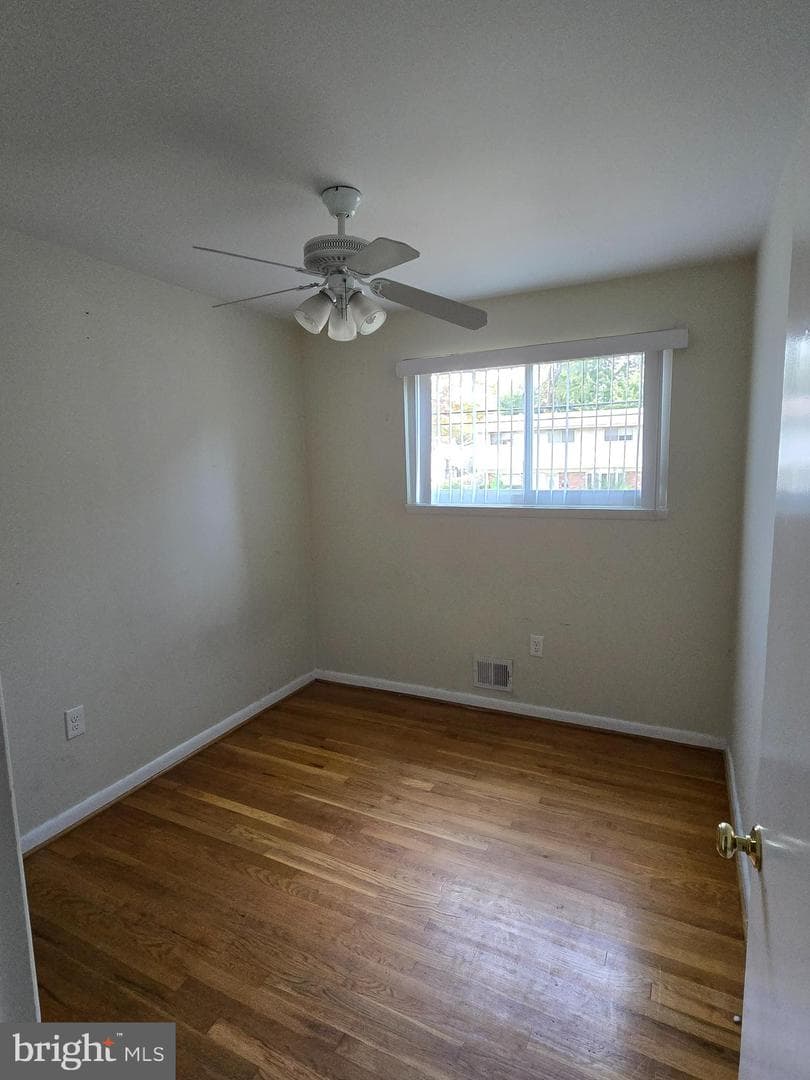 402 Irwin Street photo 13