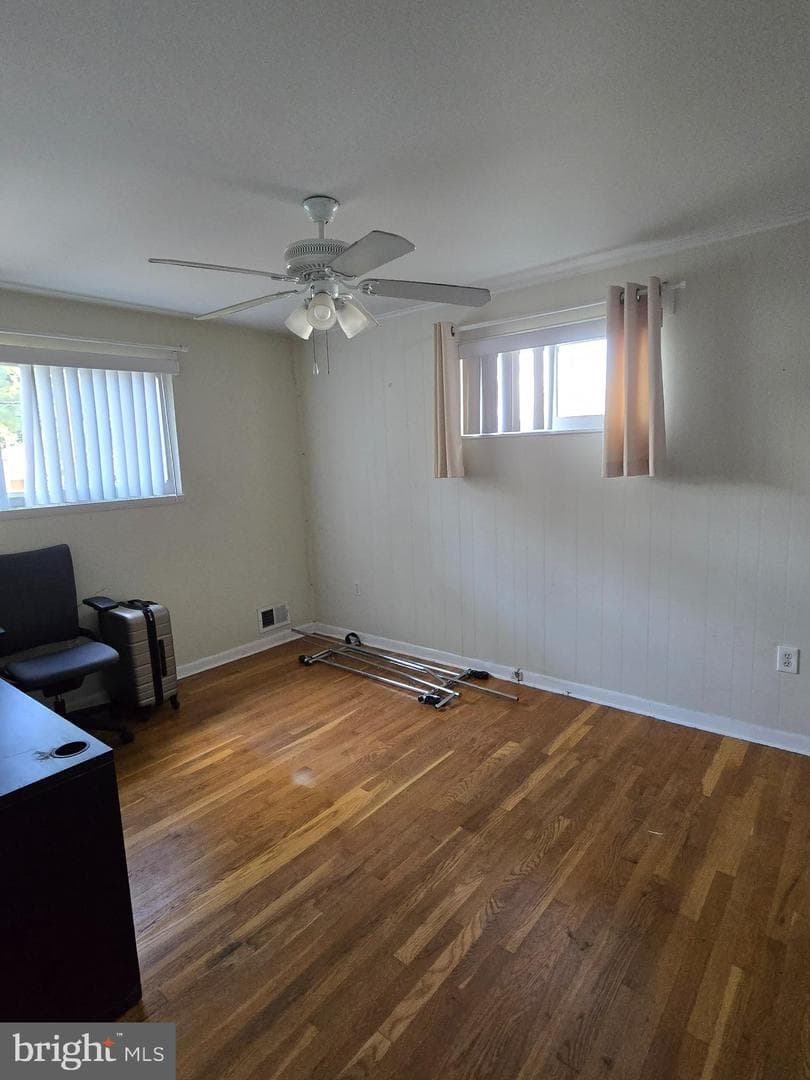 402 Irwin Street photo 14