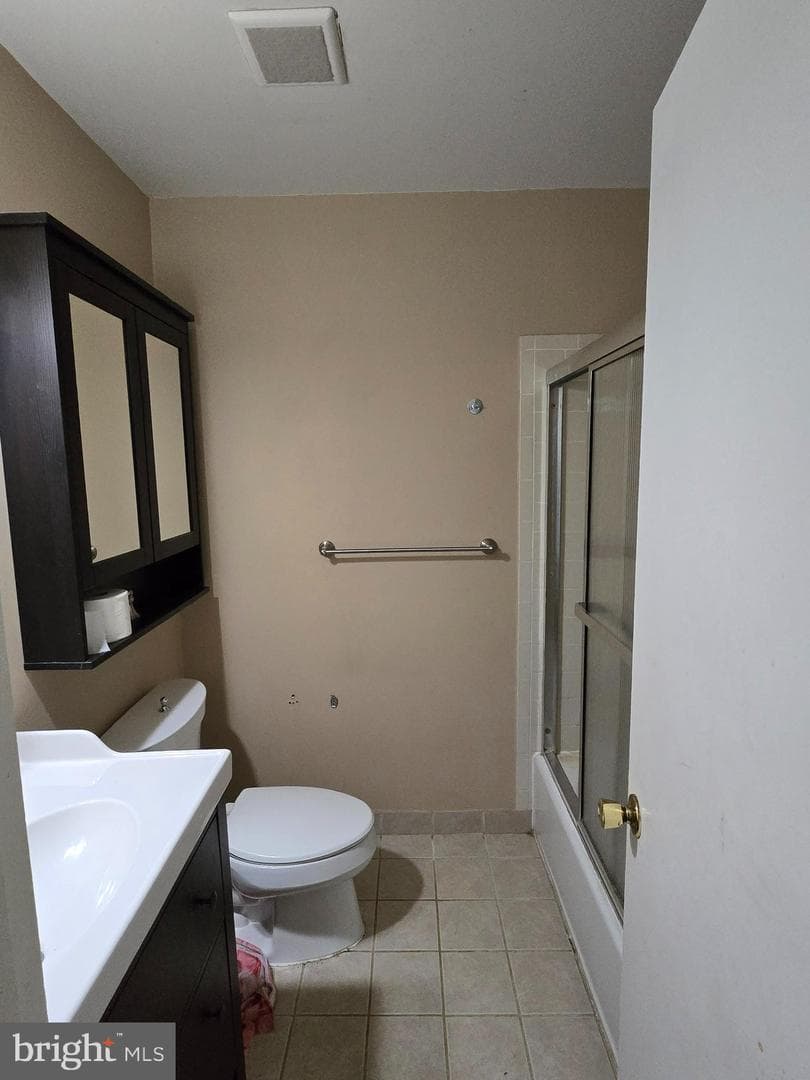 402 Irwin Street photo 8