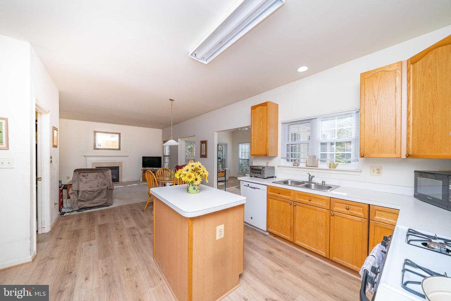 14408 Saturn Way photo 12