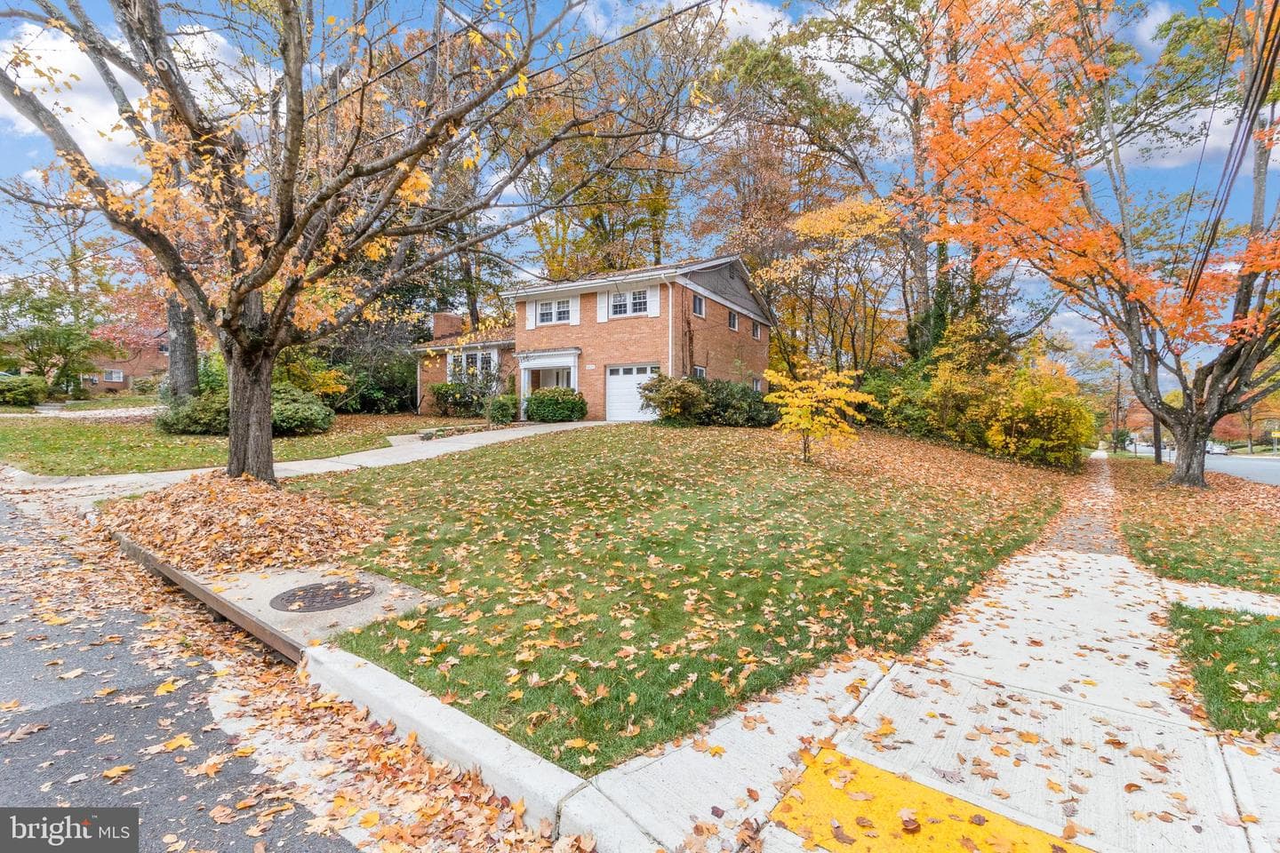 9826 Inglemere Drive photo 2