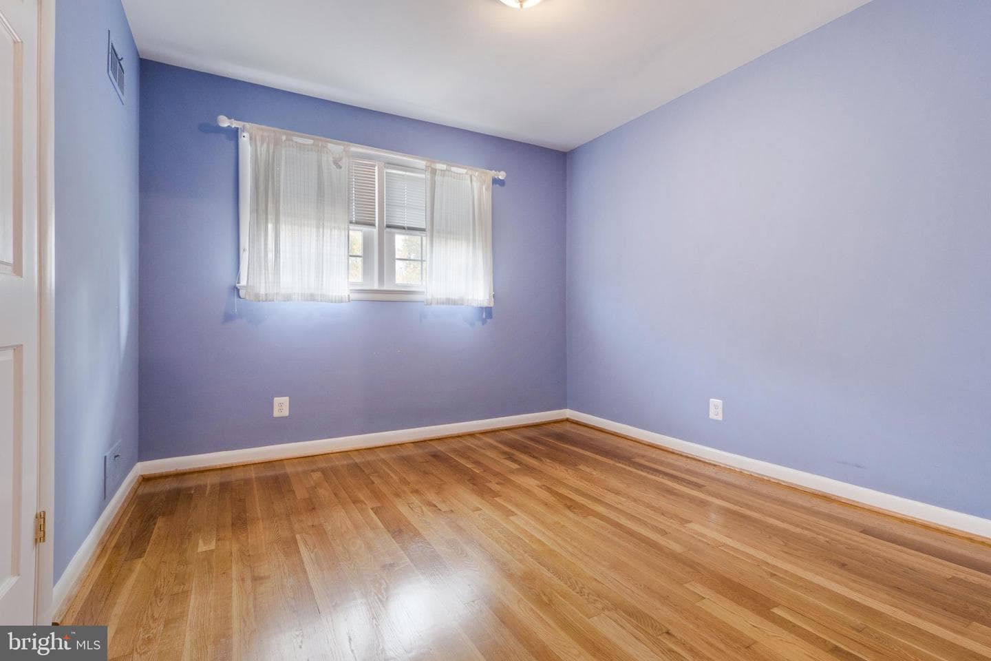 9826 Inglemere Drive photo 32