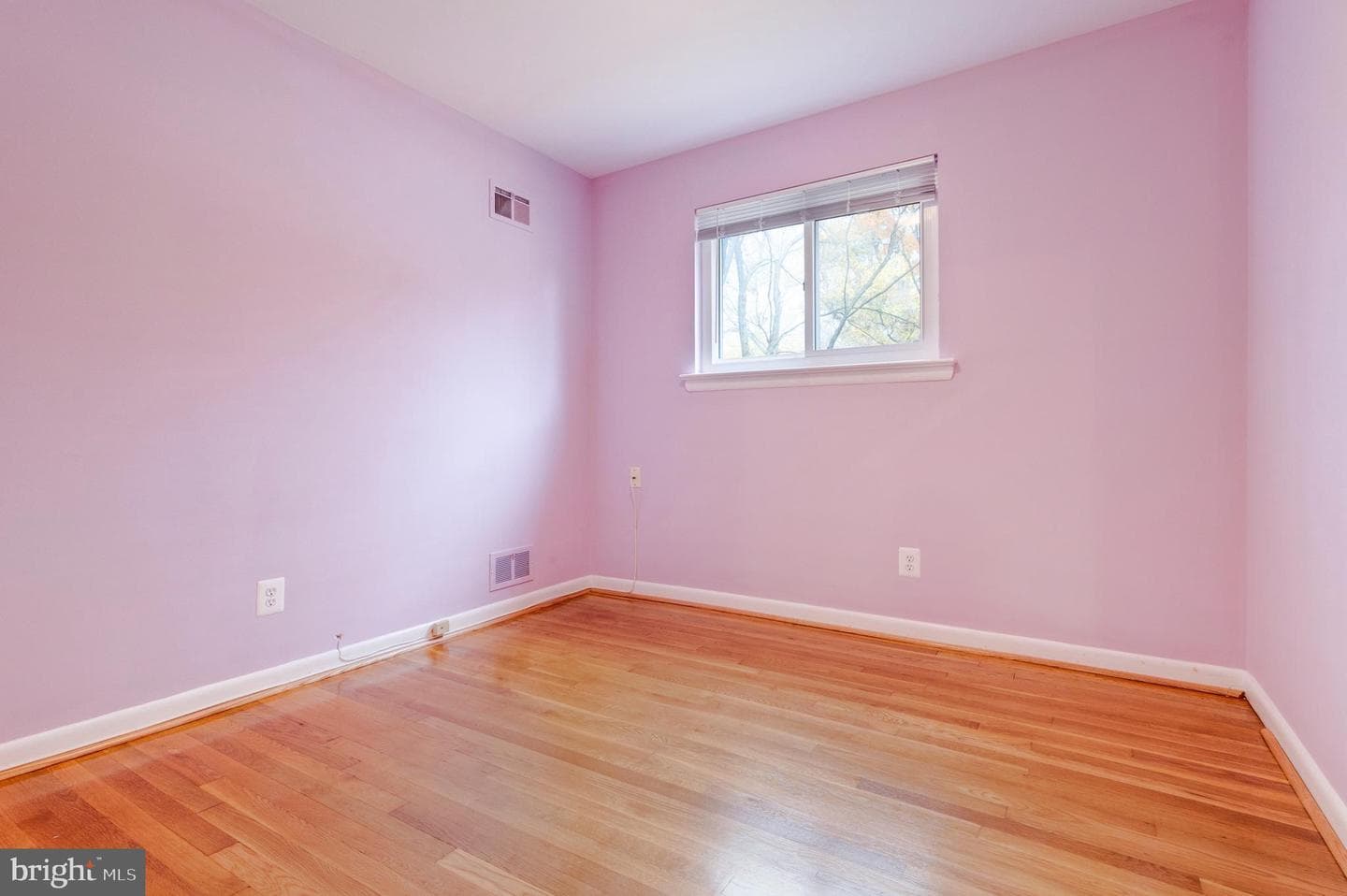 9826 Inglemere Drive photo 34