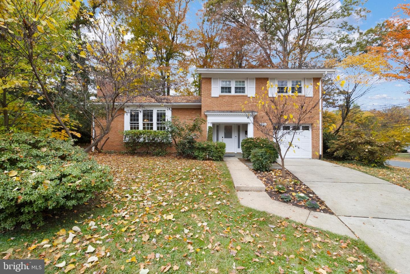 9826 Inglemere Drive photo 4