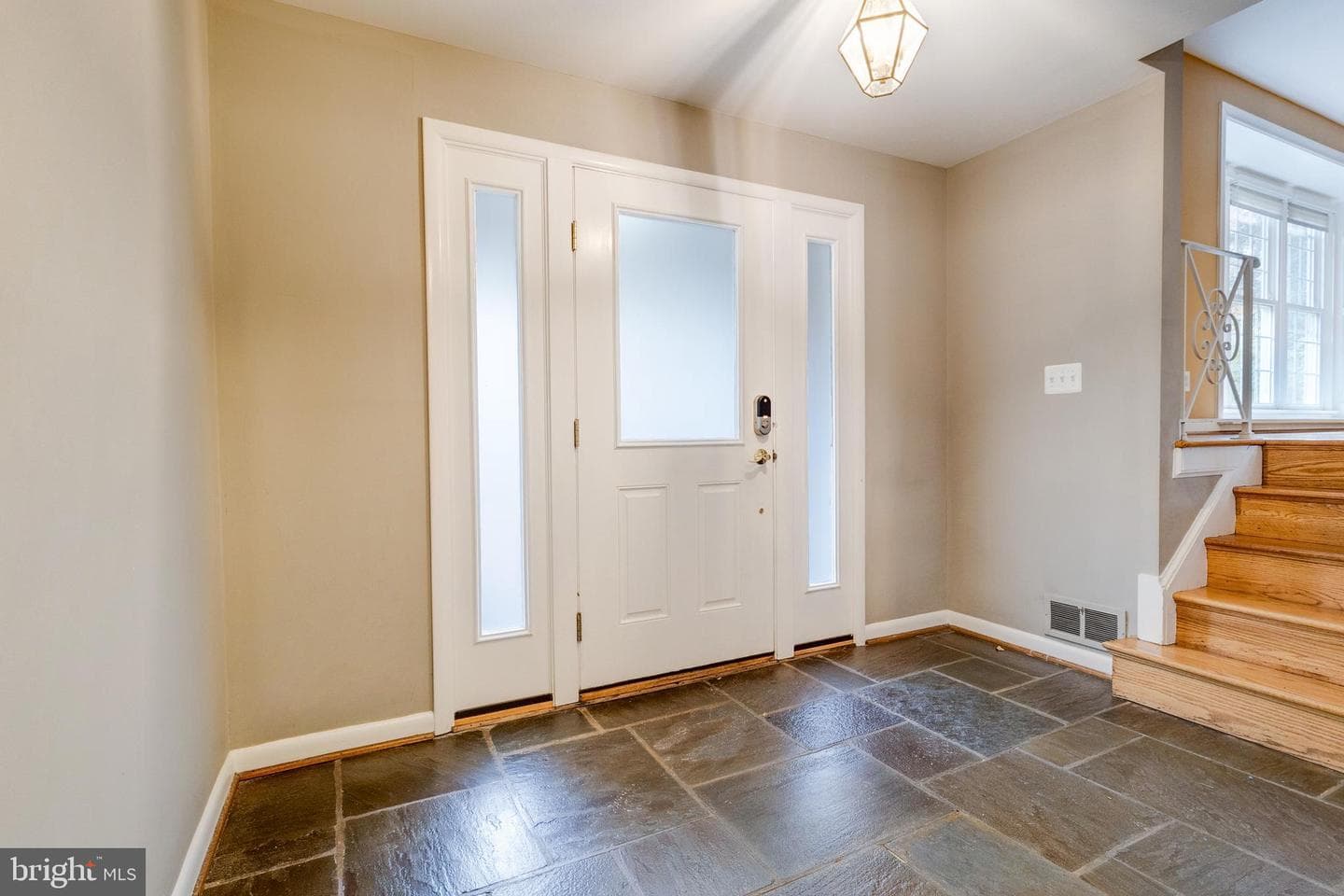 9826 Inglemere Drive photo 8