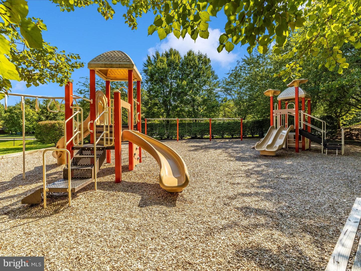 4 Village Green Court photo 68